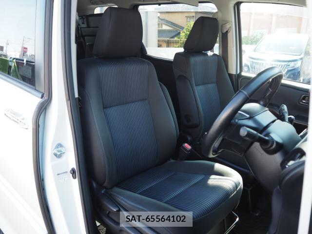 Toyota VOXY 2015-09 8338444-7