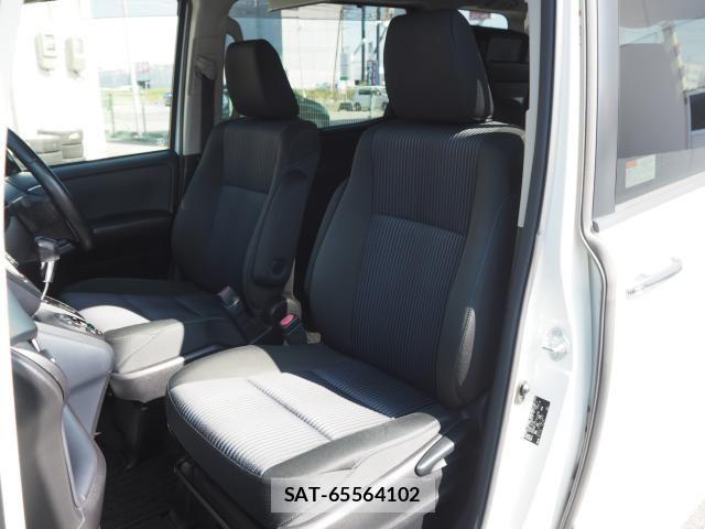 Toyota VOXY 2015-09 8338444-8