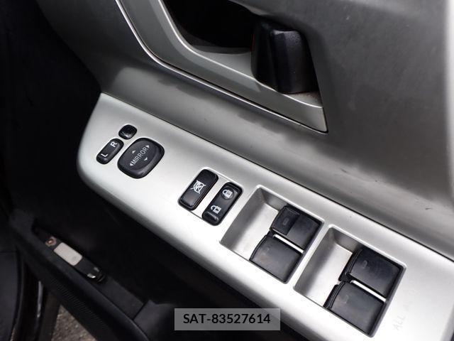 Toyota VOXY 2010-06 8338422-19