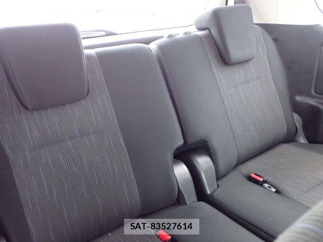 Toyota VOXY 2010-06 8338422-21