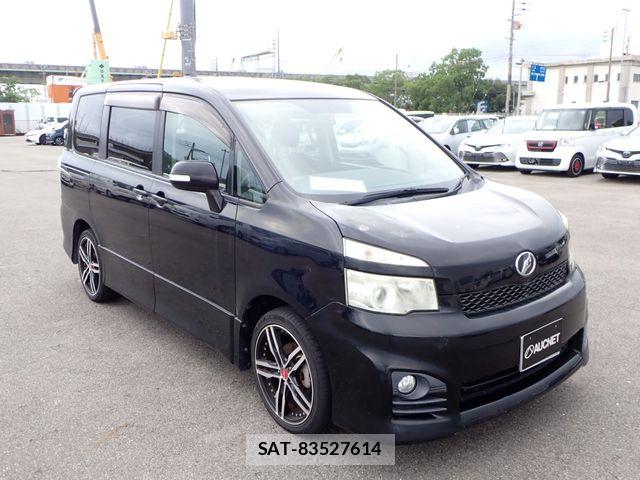 Toyota VOXY 2010-06 8338422-3