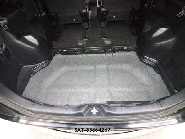 Toyota VOXY 2018-10 8338033-14