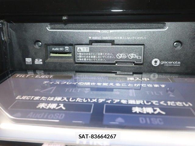 Toyota VOXY 2018-10 8338033-20