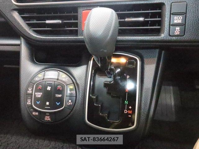 Toyota VOXY 2018-10 8338033-21