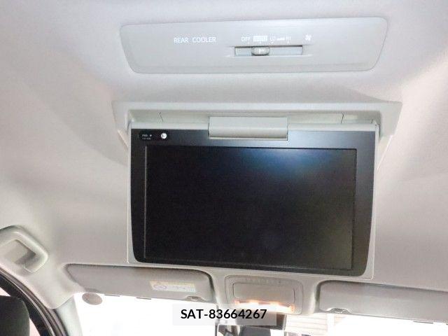 Toyota VOXY 2018-10 8338033-6