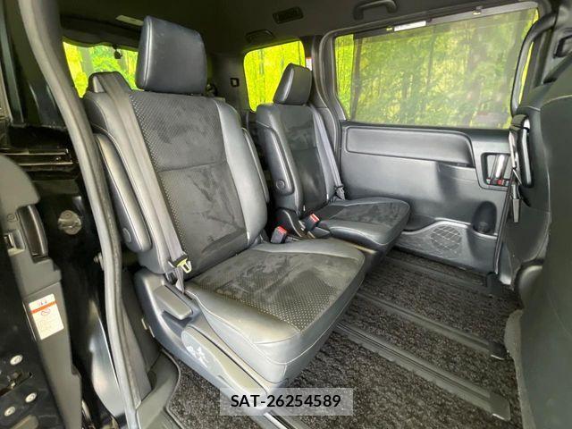 Toyota VOXY 2021-08 8338430-9