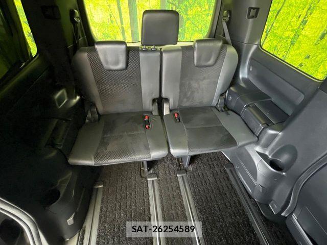 Toyota VOXY 2021-08 8338430-10