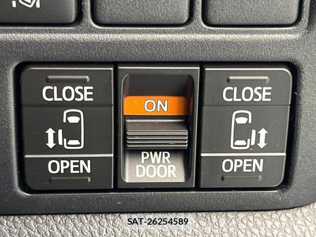 Toyota VOXY 2021-08 8338430-5