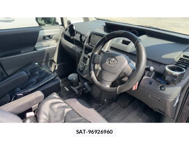 Toyota VOXY 2009-06 8338452-5