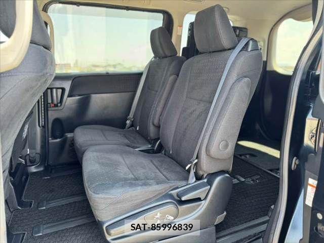 Toyota VOXY 2014-10 8338439-17