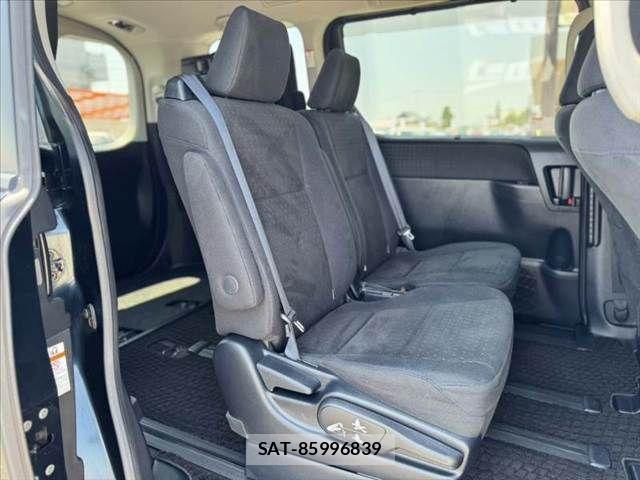 Toyota VOXY 2014-10 8338439-18