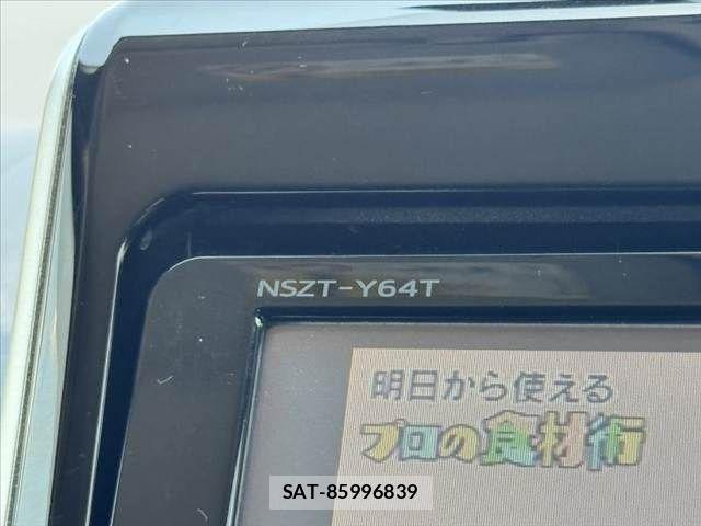 Toyota VOXY 2014-10 8338439-22