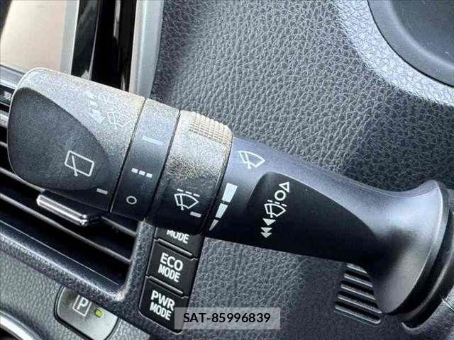 Toyota VOXY 2014-10 8338439-27