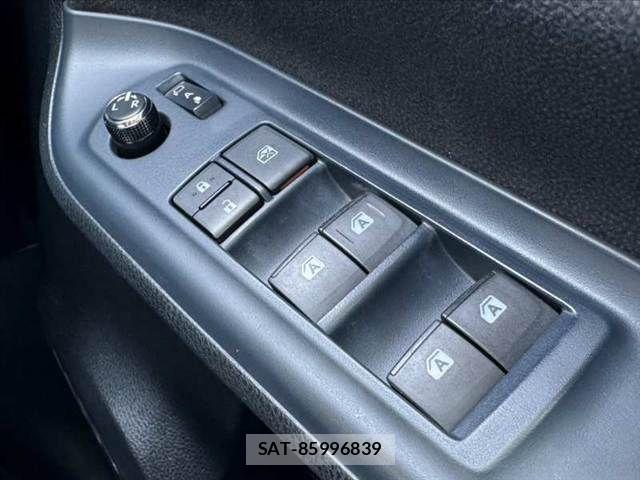 Toyota VOXY 2014-10 8338439-28