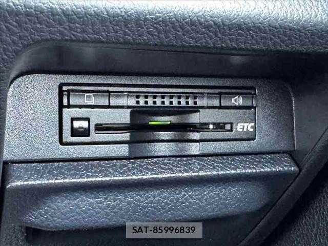 Toyota VOXY 2014-10 8338439-29