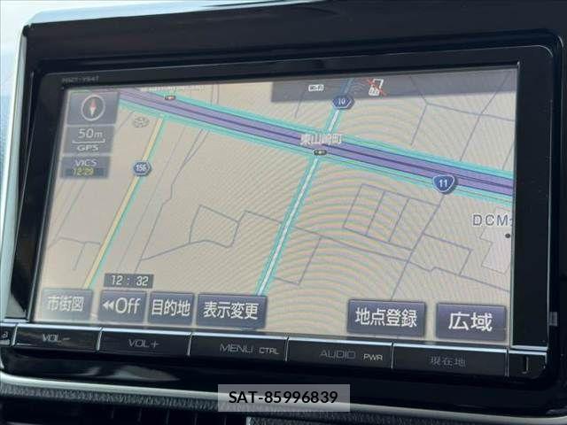 Toyota VOXY 2014-10 8338439-3