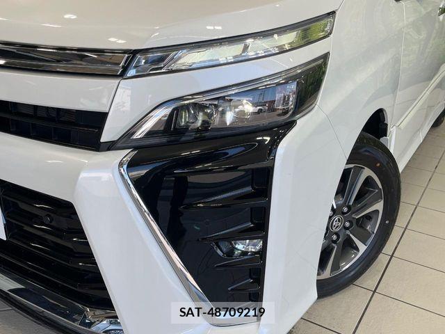 Toyota VOXY 2021-06 8338436-12