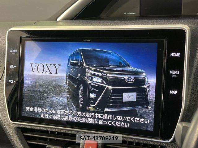 Toyota VOXY 2021-06 8338436-2