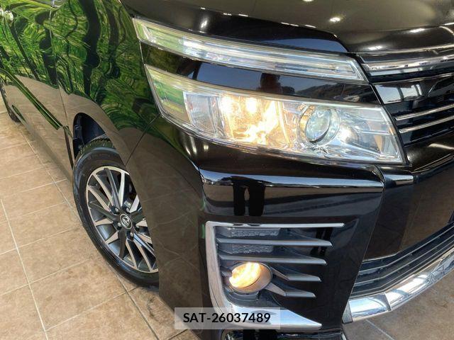 Toyota VOXY 2015-10 8338438-12