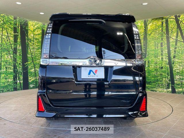 Toyota VOXY 2015-10 8338438-15