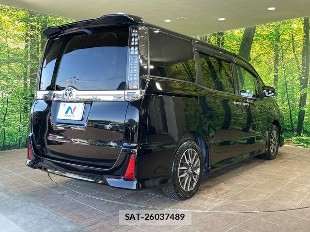 Toyota VOXY 2015-10 8338438-17