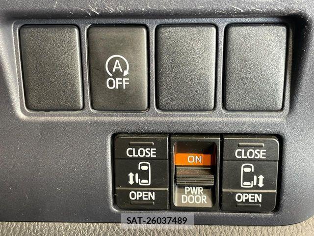 Toyota VOXY 2015-10 8338438-5