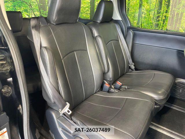 Toyota VOXY 2015-10 8338438-8