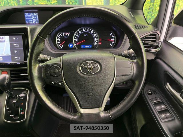Toyota VOXY 2014-05 8338441-10