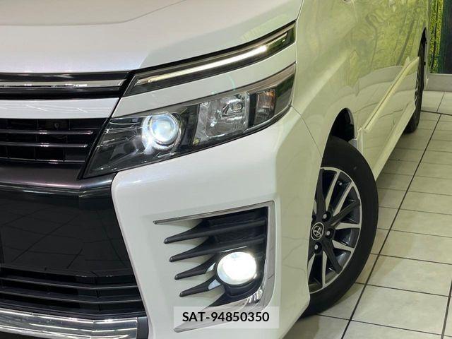Toyota VOXY 2014-05 8338441-11
