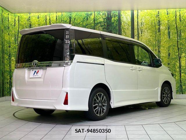Toyota VOXY 2014-05 8338441-16