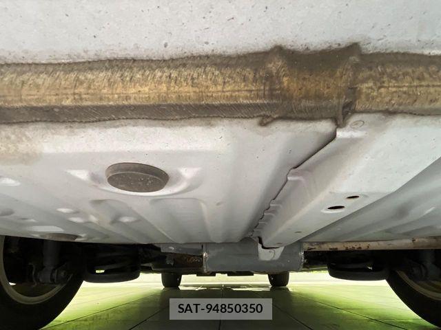 Toyota VOXY 2014-05 8338441-18