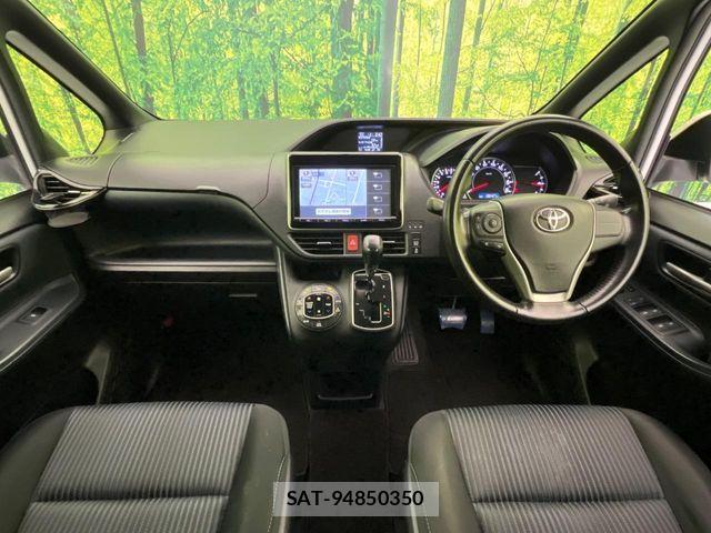 Toyota VOXY 2014-05 8338441-1