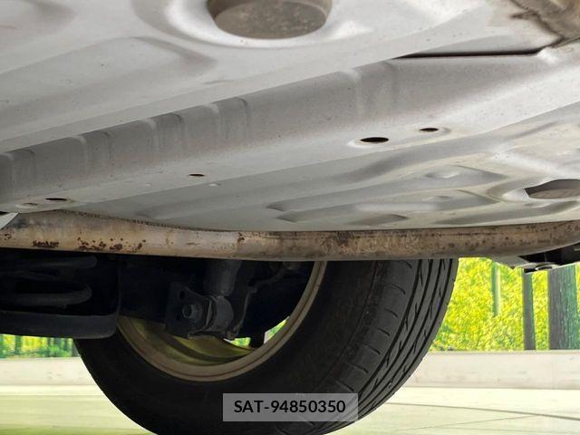 Toyota VOXY 2014-05 8338441-19