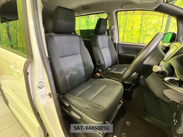 Toyota VOXY 2014-05 8338441-7