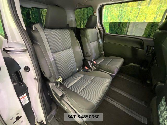 Toyota VOXY 2014-05 8338441-8