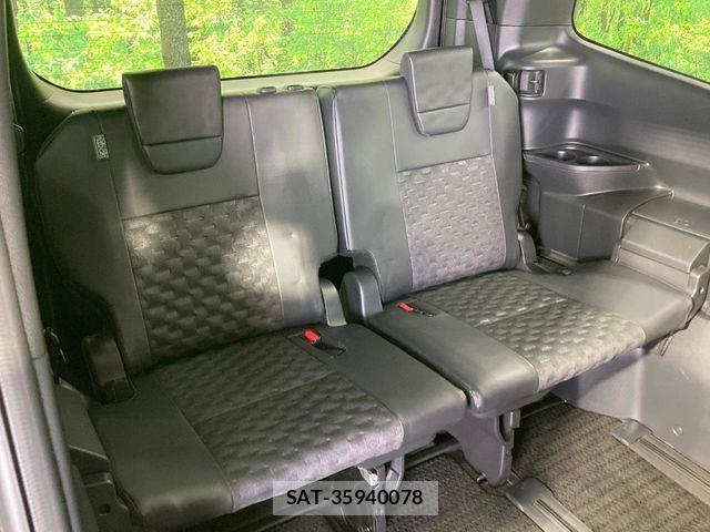 Toyota VOXY 2023-01 8338426-9