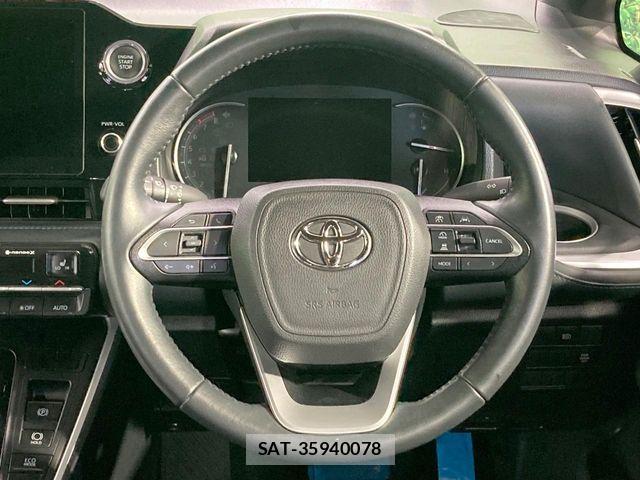 Toyota VOXY 2023-01 8338426-11