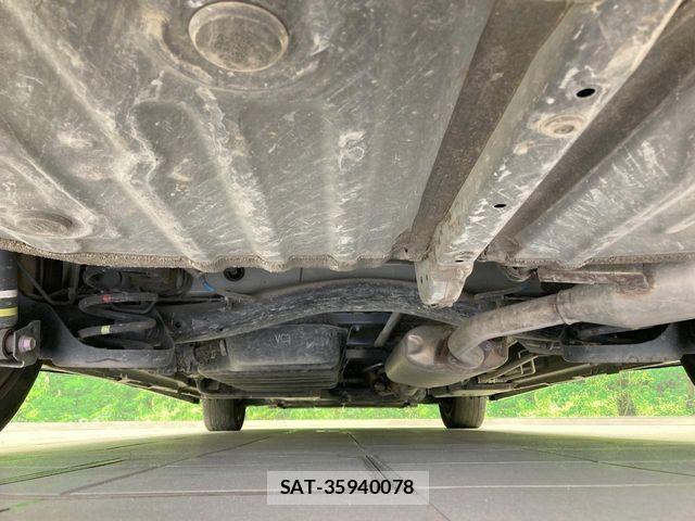 Toyota VOXY 2023-01 8338426-18