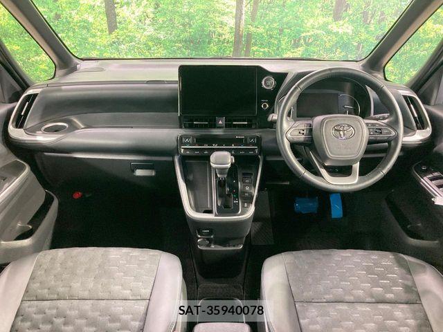 Toyota VOXY 2023-01 8338426-1