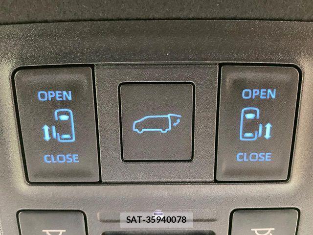 Toyota VOXY 2023-01 8338426-4