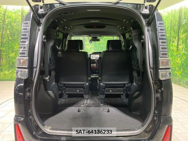 Toyota VOXY 2021-07 8338432-9