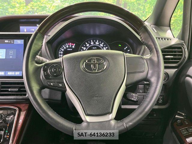 Toyota VOXY 2021-07 8338432-10