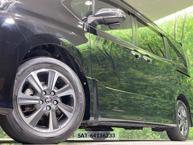Toyota VOXY 2021-07 8338432-12