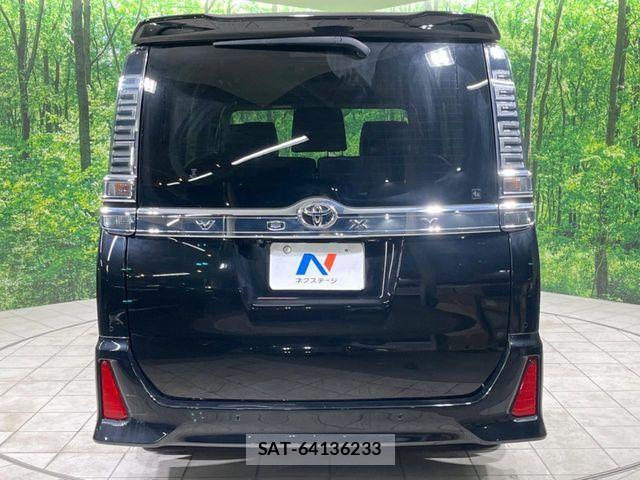 Toyota VOXY 2021-07 8338432-14