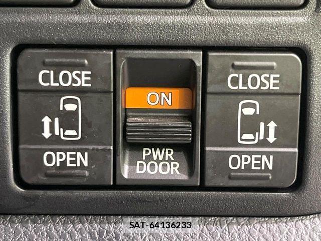 Toyota VOXY 2021-07 8338432-4