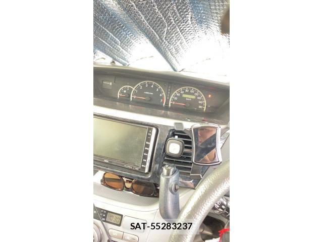 Toyota VOXY 2007-04 8338453-11