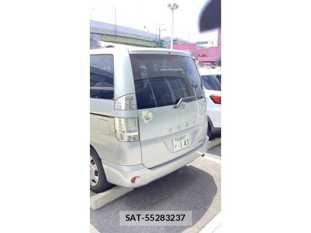 Toyota VOXY 2007-04 8338453-1