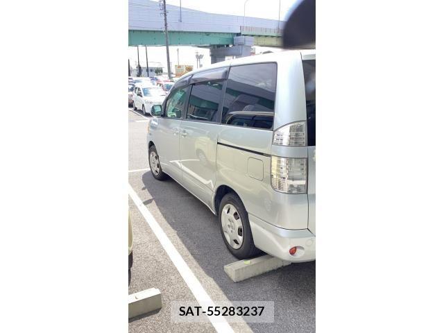 Toyota VOXY 2007-04 8338453-2