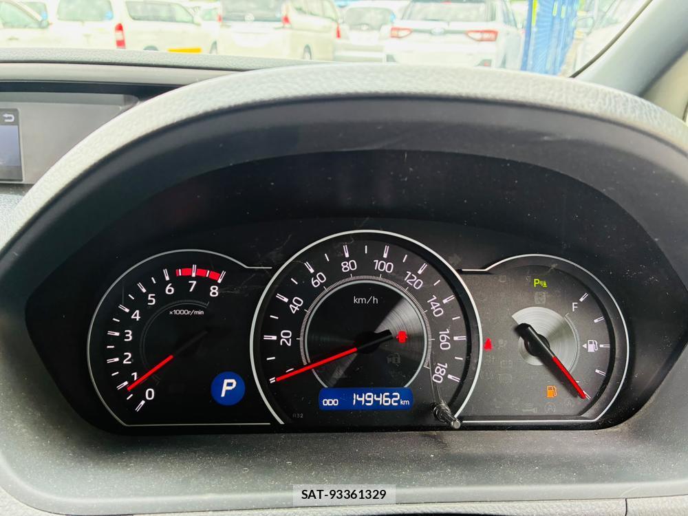 Toyota VOXY 2019-03 8298897-15