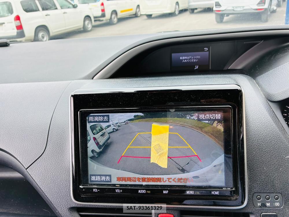 Toyota VOXY 2019-03 8298897-18